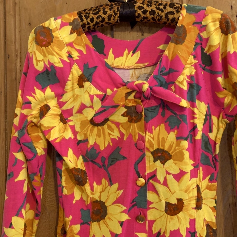 Y2K Fuchsia Sunflowers Dress 8 - Picture 5 of 10